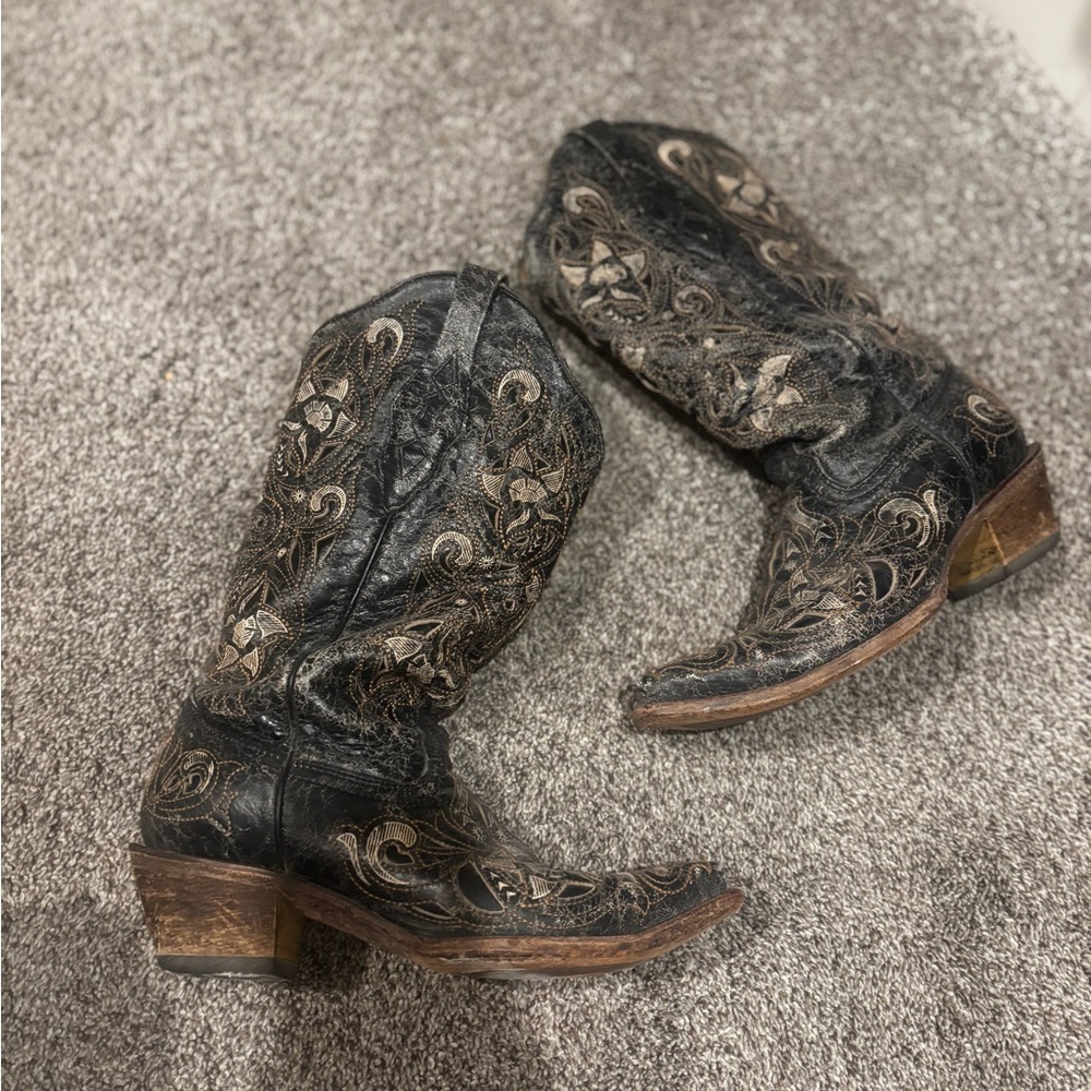 Women's Black Embroidered Cowboy Boots